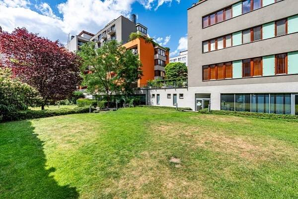 REZERVACE - Byt 2+kk, 55m2, balkon, parking, Na Maninách, Praha 7-Holešovice