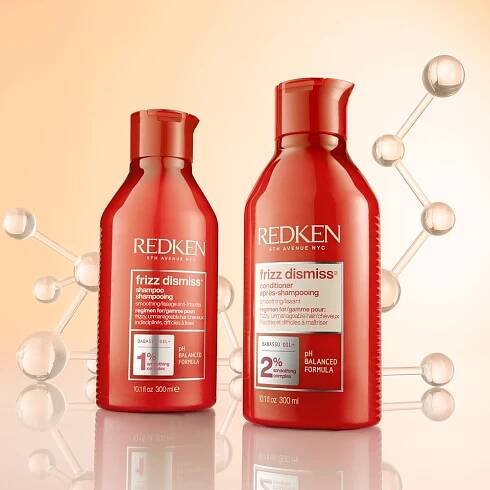 Redken Frizz Dismiss šampon pro nepoddajné a krepatějící se vlasy