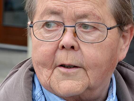 Zemřel „doyen českých sloupkařů“, novinář Jiří Hanák