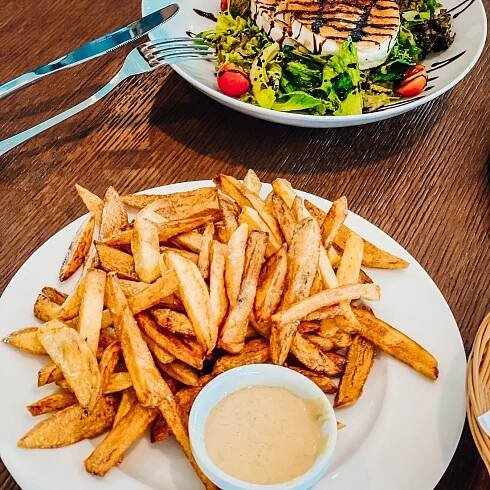 BISTRO & CAFÉ DAI MARINAI, Tuchomerice - Praha 10 - Restaurant Reviews, Photos & Phone Number - Tripadvisor
