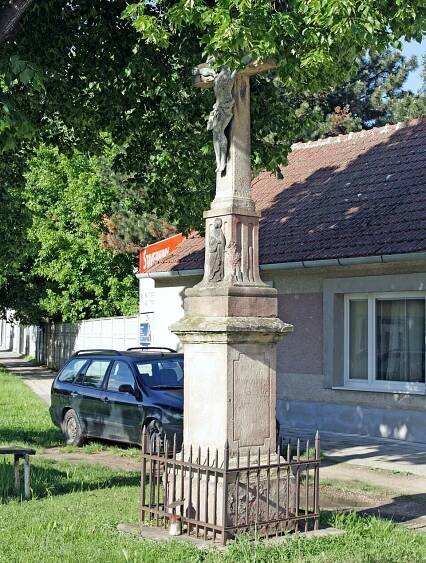 Soubor:Rajhradice krucifix.jpg