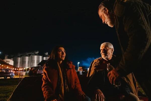 Vinci Vogue Anžlovar, Boris Cavazza, Zala Đurić on the set of Dedek gre na jug (2022).
