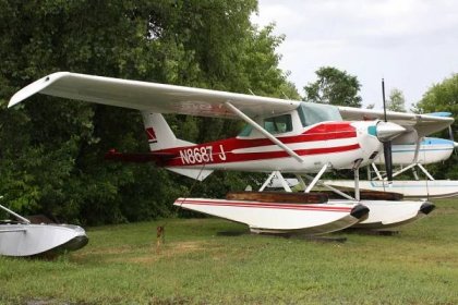 Súbor:Cessna 150G on floats N8687J.jpg – Wikipédia
