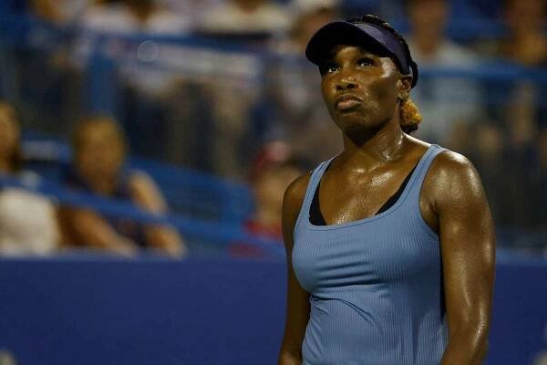 Neúspěšný comeback. Venus Williamsová po roční pauze nestačila na Marinovou