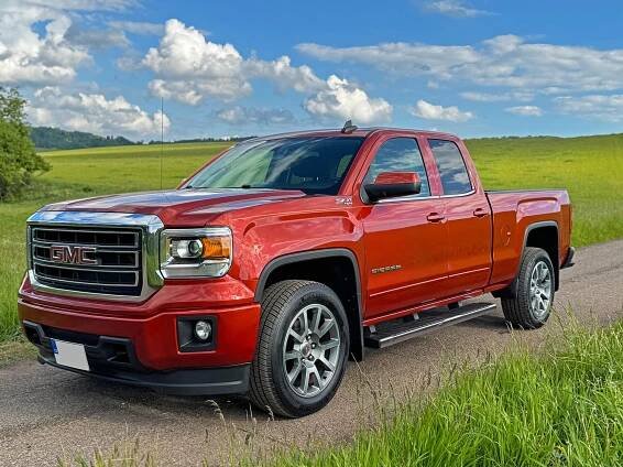 GMC SIERRA K1500 Z71 - 5.3 V8 4x4 360HP - EXKLUZIVNÍ - Semily