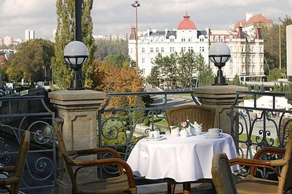 Odpočinkový pobyt v Karlových Varech v Humboldt Park Hotelu & Spa **** s polopenzí, wellness a procedurami