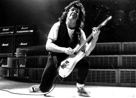 Gary Moore - 02. Over The Hills And Far Away - Sheffield, England (29th March 1987)