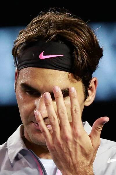 Král Federer odmítá svůj pád. Zvládne vyšší věk jako Serena?