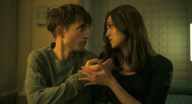Robert Pattinson, Anamaria Vartolomei - Mickey 17 - Z filmu