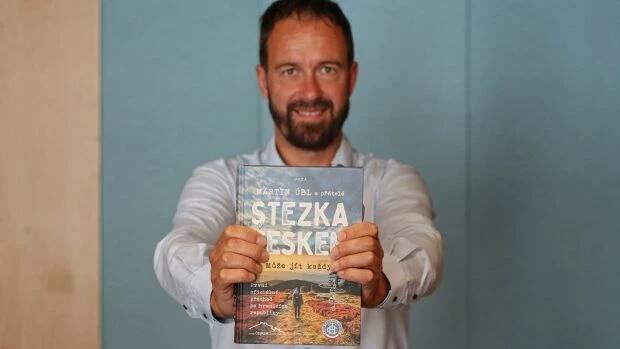 Na dálkovou túru se vydává stále víc chodců. Často jsou to ženy samy, říká zakladatel Stezky Českem | iROZHLAS - spolehlivé