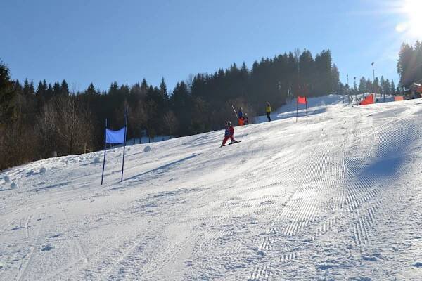 Dětský lyžařský závod Cross Slalom na závěr sezóny podpoří Verunku Fojtíkovou