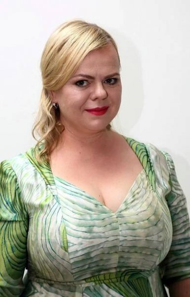 Sabina Remundová: *18.5.1972, česká herečka a scenáristka