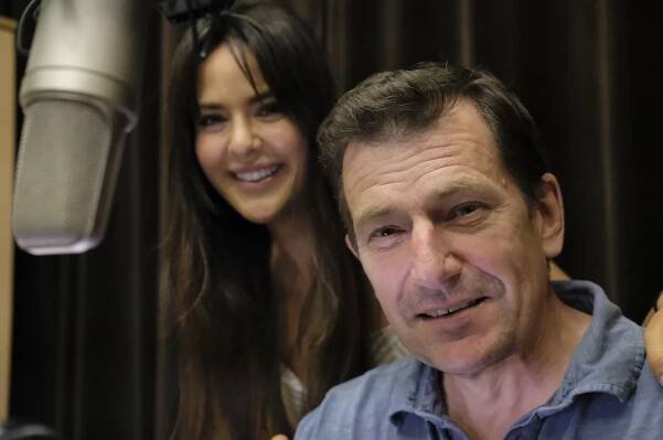 Knižní trhák faráře Czendlika načetli herci František Kreuzmann a Dominika Býmová | topvip.cz