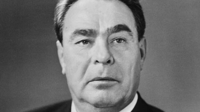 Pohřeb Brežněva předznamenal pád komunismu: Tělo propadlo dnem rakve, následoval skandál při pohřbu - Médium.cz