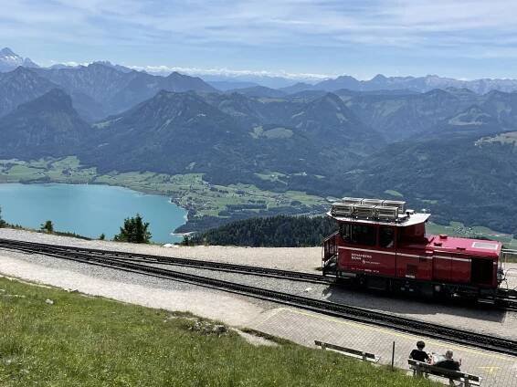 SchafbergBahn, horní stanice a výhled na Wolfgangsee. Autor: Zdopravy.cz/Jan Šindelář