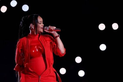Rihanna Baby Meme Goes Viral Amid Rumors She Gave Birth to Second Child