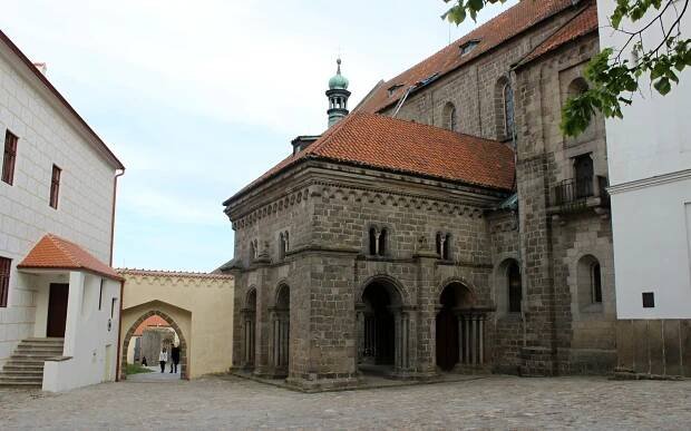 Třebíčský zámek rozezní vážná hudba. Vystoupí Václav Hudeček