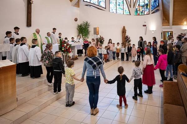Rozloučení se sestrami - Římskokatolická farnost Pustkovec