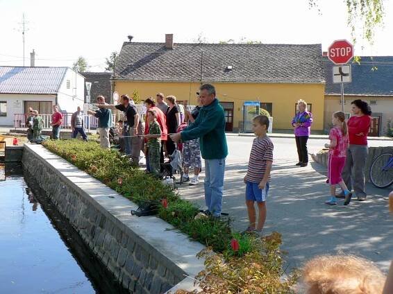 Fotogalerie - Rybářské závody dětí - Oficiální stránky obce Habrovany