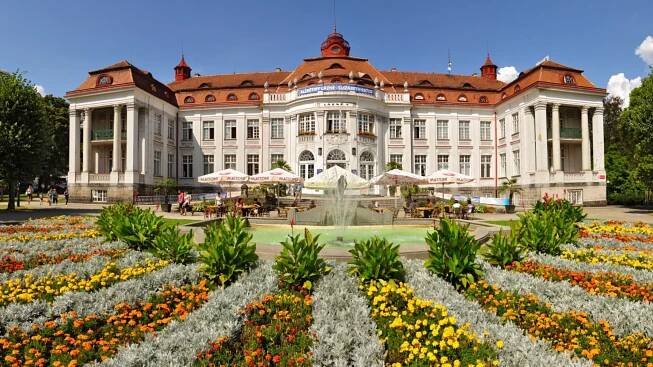 Boj o poslední lázně ve Varech. Zájem o ně má Pupp i podnikatel Třešňák