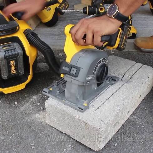 DCG200T2 DeWALT Aku drážkovačka do zdiva bezuhlíková 54V Flexvolt 2x 6,0Ah, TSTAK