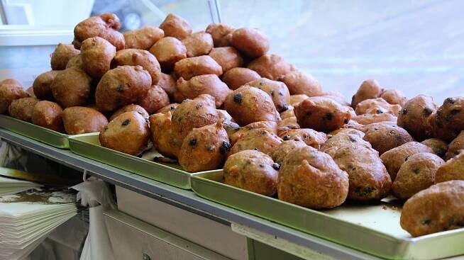 oliebollen in a Dutch oliebollen kraam