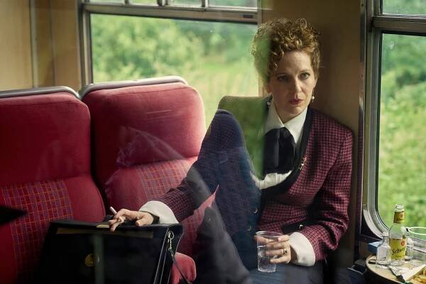 Rivalové - Epizoda 5 - Z filmu - Katherine Parkinson