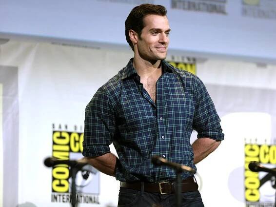 Henry Cavill nebude Supermanem v novém filmovém světě studia DC