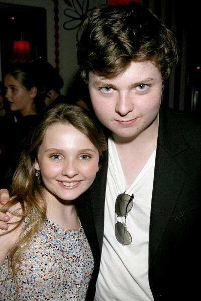 celebrity siblings that look like twins