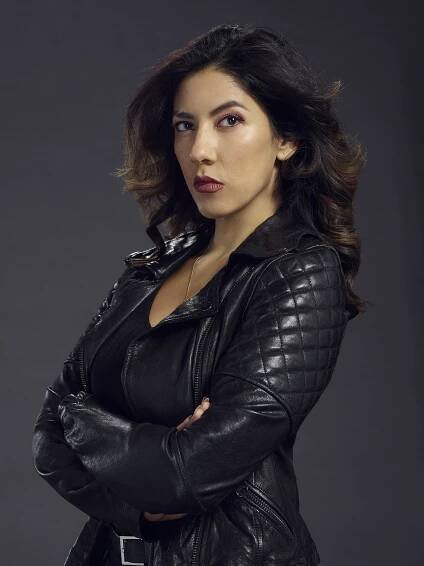 Stephanie Beatriz - Brooklyn 99 - Série 7 - Promo