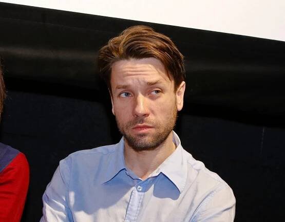 Václav Neužil shodil 7 kilo, narostly mu vousy a denně se ohání sekerou! Bude z něj nejkrásnější lumbersexuál?