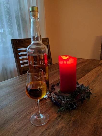 Nejlepší rum je sladký, jemný a silný Kong Haakon od A. H. Riise – Hospodská zamyšlení – osobní blog Pavla Ungra