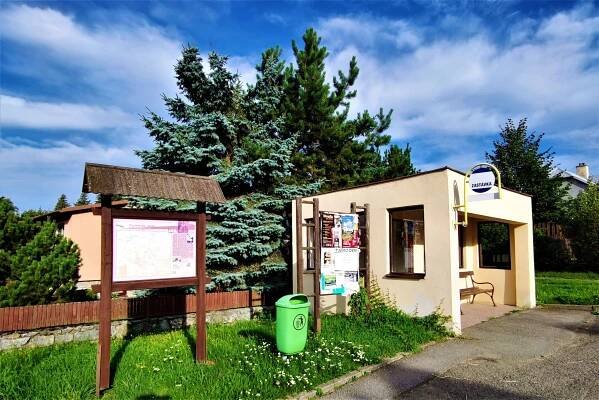 Fotografie - Lipová, u lípy , Zastávka autobusu, - 25.08.2023