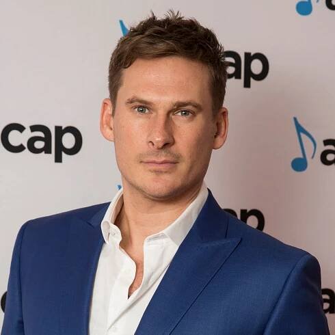 Blue’s Lee Ryan ‘assaulted by passenger’ on flight after making ‘culturally insensitive’ mistake