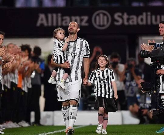 Juventus sa rozlúčil s Chiellinim a Dybalom, Neapol s Insignem