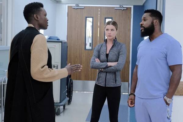 Doktoři - Donašeč - Z filmu - Shaunette Renée Wilson, Emily VanCamp, Malcolm-Jamal Warner