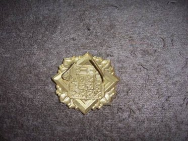 ČS. četnický čepicový odznak  - Odznaky, nášivky a medaile