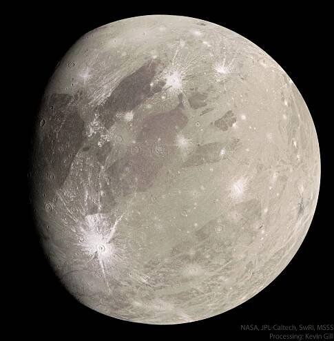 Juno ukázala změny v ledové krustě Jupiterova měsíce Europa | Sluneční soustava | Články | Astronomický informační server