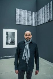 Fotograf Jiroutek v Liberci vystavuje portréty i snímky obou Ještědů