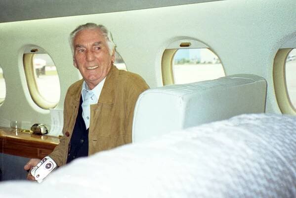 LZC-Haub-Flight-Berlin-in-plane-Werner-Franz-(r)-(COLOR)-2003-24-429