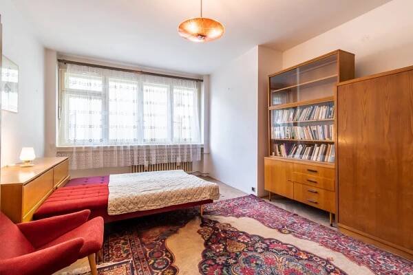Prodej bytu 2+1 se dvěmi lodžiemi, ul. Milady Horákové, Praha 7 - BBR