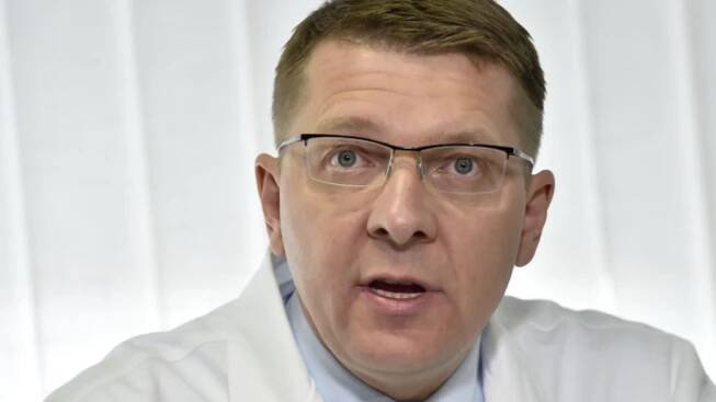 Covid poškozuje srdce několika způsoby. Návštěvu lékaře neodkládejte, říká kardiochirurg