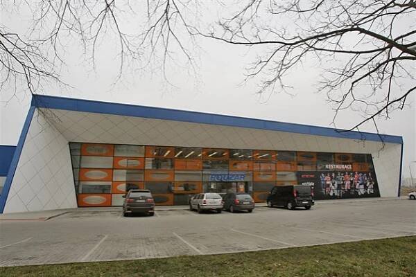 Z prodeje Pouzarovy haly sešlo. Najde hokejové centrum zájemce?