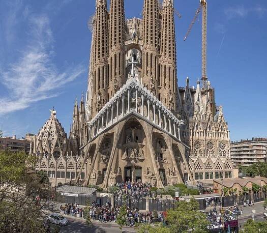 Sagrada Familia má v Barceloně konečně povolení. Katedrála si počkala 137 let