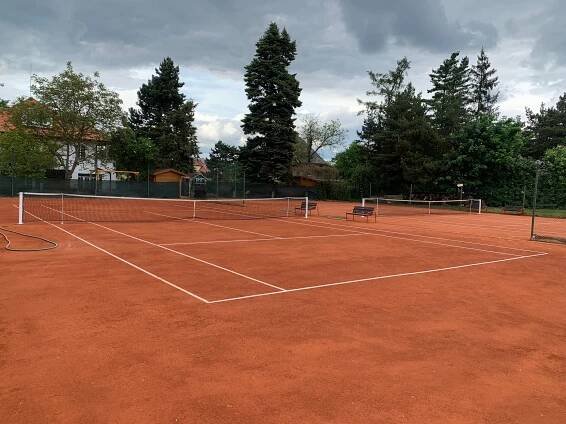 Dvorce připravené na letní sezónu 2023 | Tenisový klub Bubeneč
