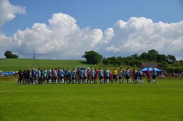 Fotbalový zápas AMFORA Klub Praha a Dolní Branná STARÁ GARDA dne 18. 6. 2023 - dolnibranna.cz