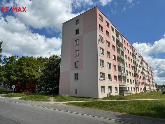 pohled na dům z ulice