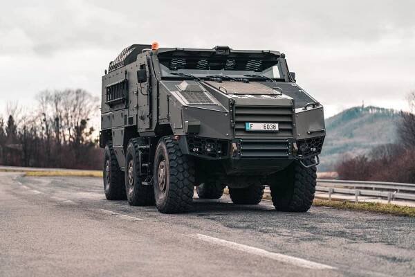 Francouzské houfnice Caesar možná nesplní technické požadavky české armády