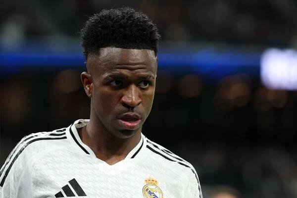 Fans who insulted Vinícius Júnior found guilty in 1st hate-crime conviction related to racism in Spain