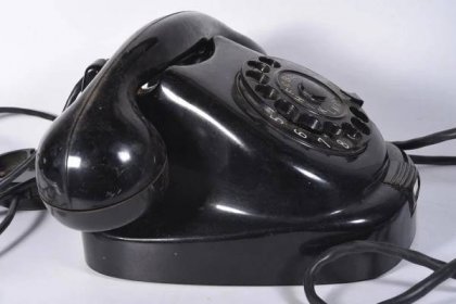 Starý bakelitový vytáčecí telefon Tesla Liptovský Mikuláš - Starožitnosti